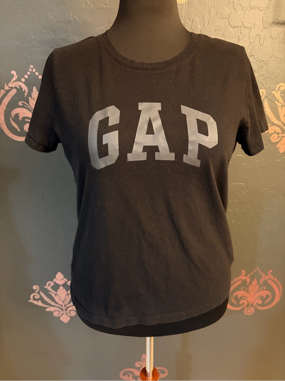 GAP Black Short Sleeve Logo Crew Tee